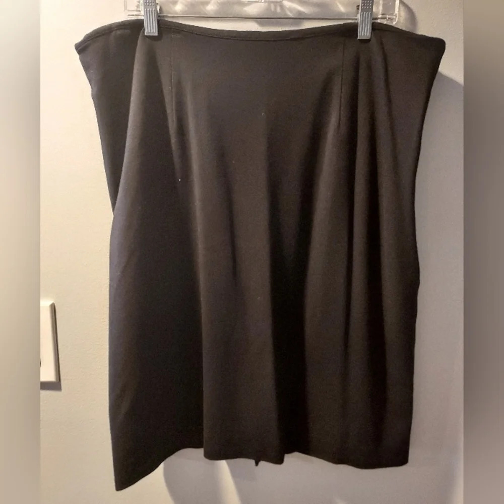 Chico's Classic Black Pencil Skirt in Size XL/16